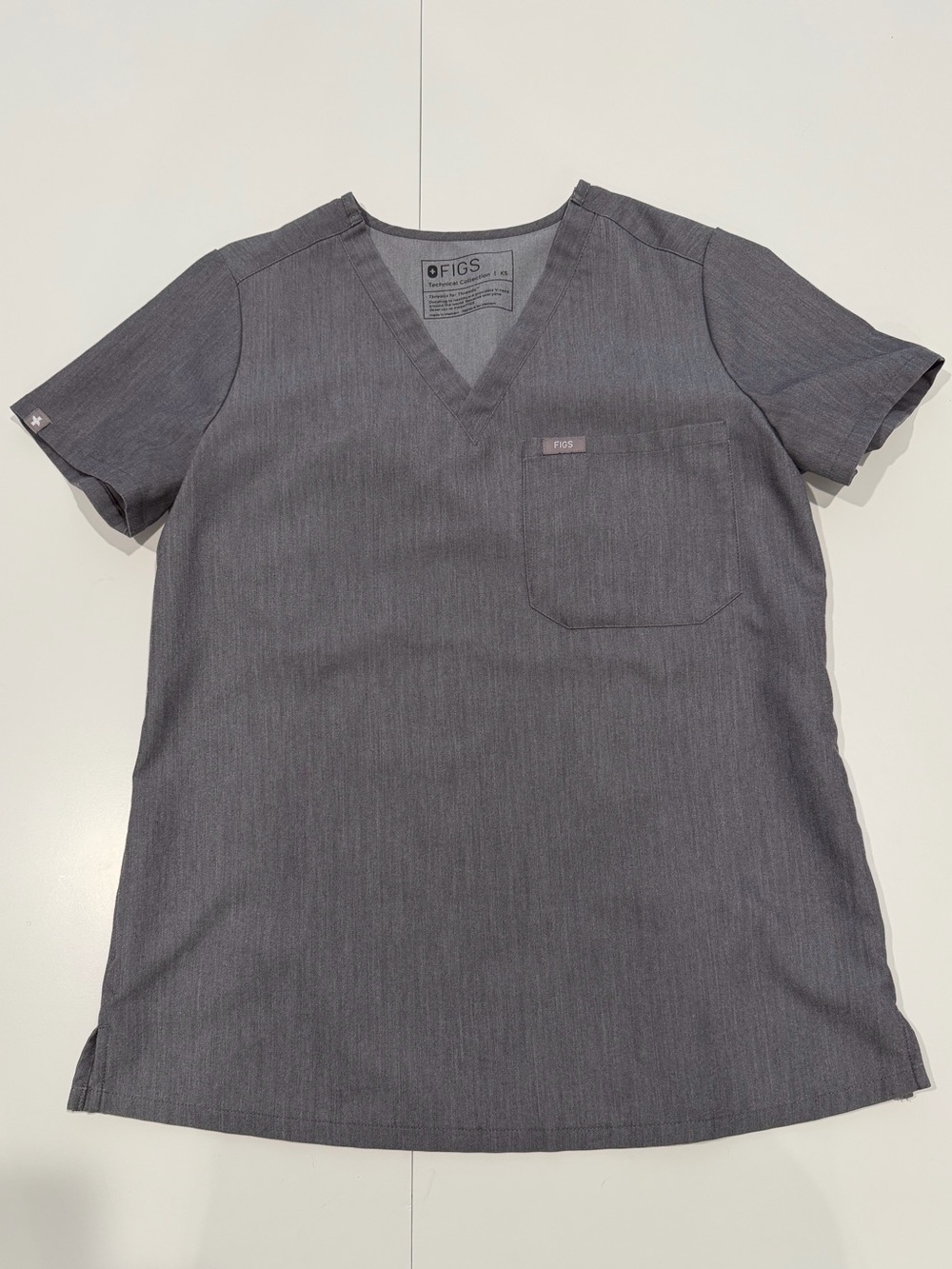 FIGS Catarina One-Pocket Scrub Top Graphite Gray Women’s XS